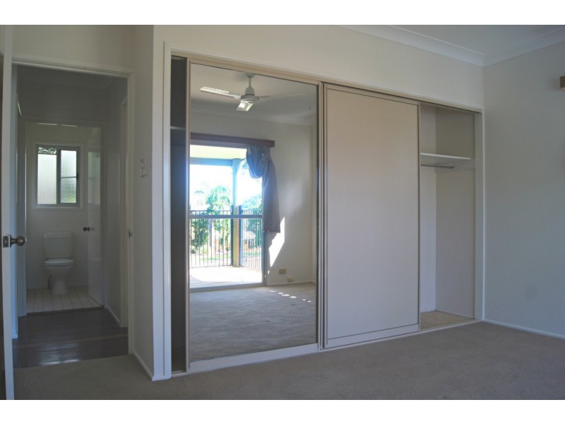 4 Banksia Court, Cannonvale QLD 4802