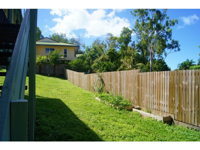 4 Banksia Court, Cannonvale QLD 4802