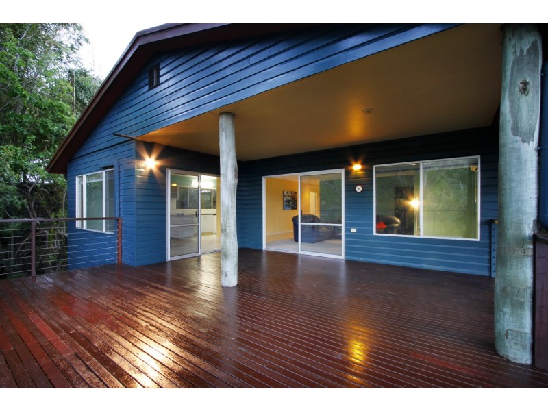 22 Macona Crescent, Cannonvale QLD 4802