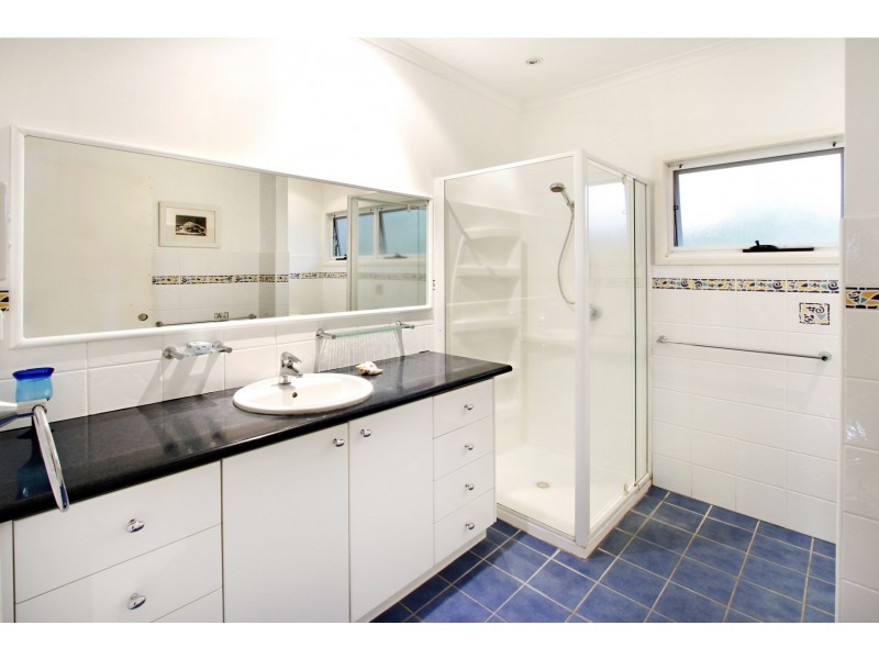 22 Macona Crescent, Cannonvale QLD 4802