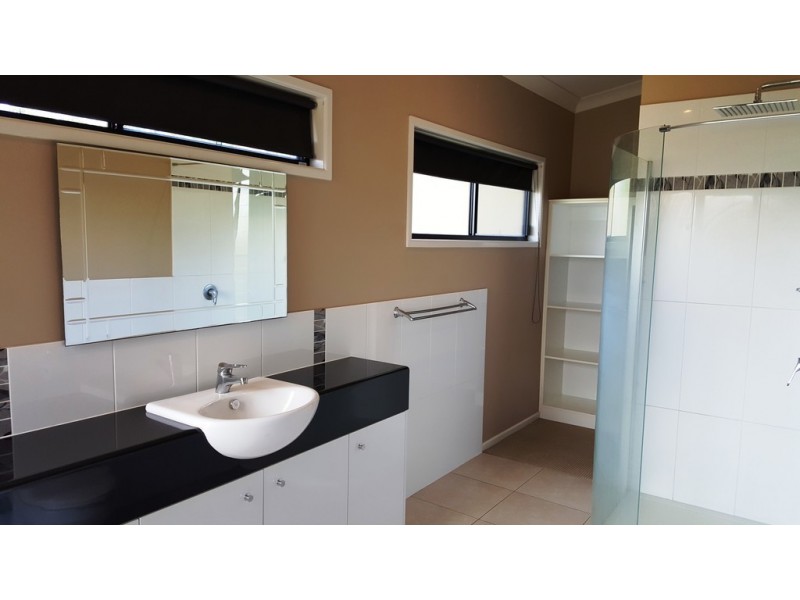 25 Beth Court, Cannonvale QLD 4802