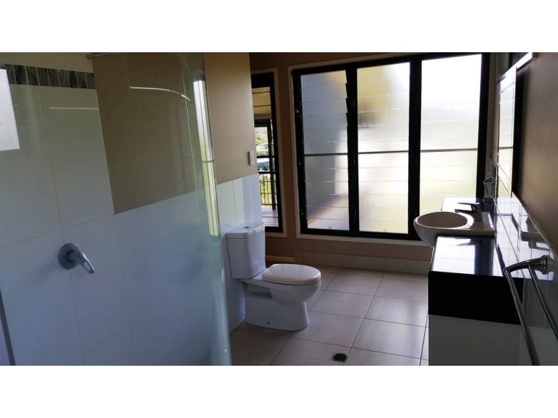 25 Beth Court, Cannonvale QLD 4802