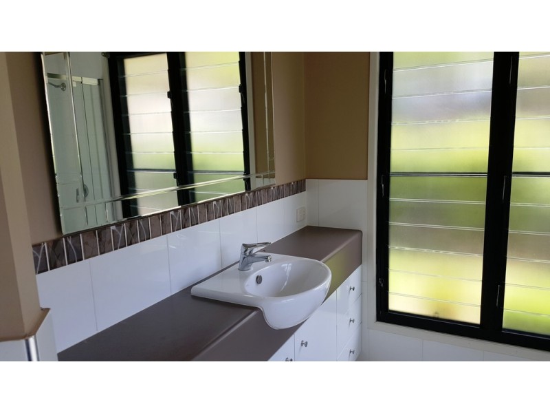 25 Beth Court, Cannonvale QLD 4802