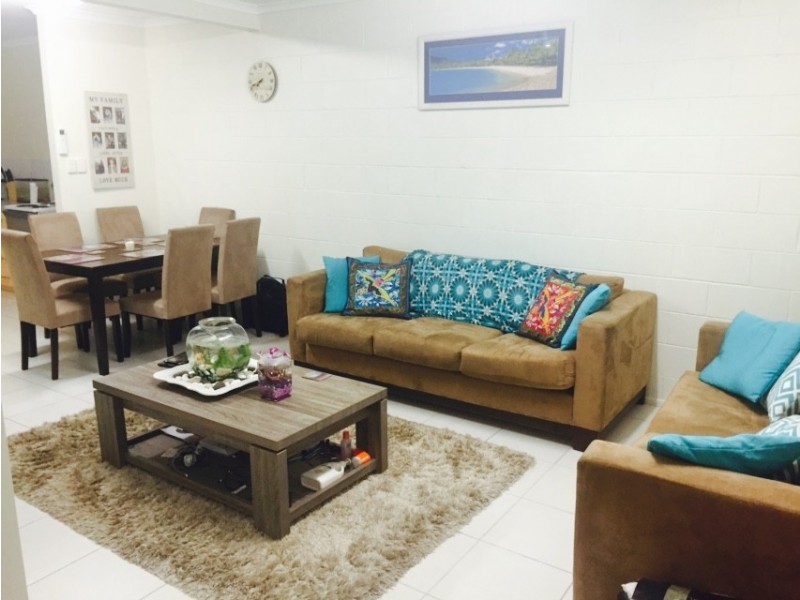 2/7 Duell Road, Cannonvale QLD 4802