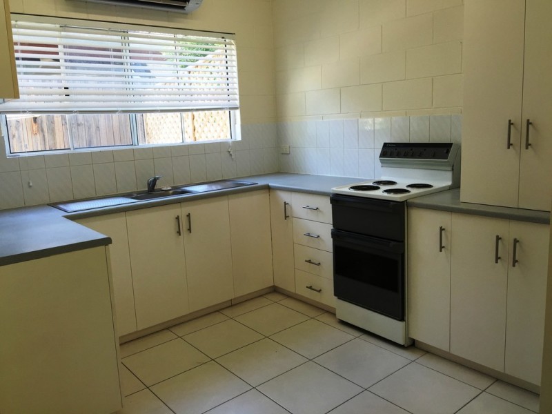 2/7 Duell Road, Cannonvale QLD 4802