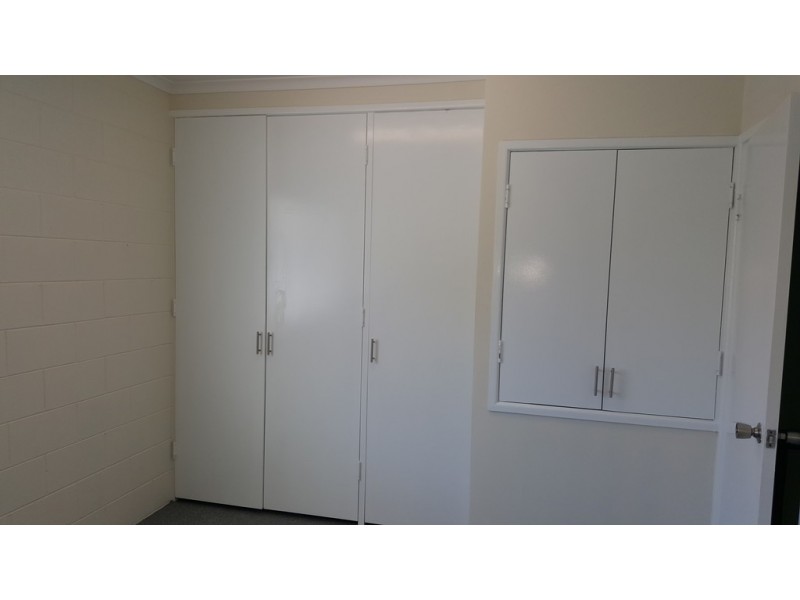 2/7 Duell Road, Cannonvale QLD 4802