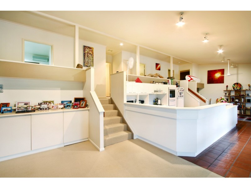 8 Arundel Court, Cannonvale QLD 4802