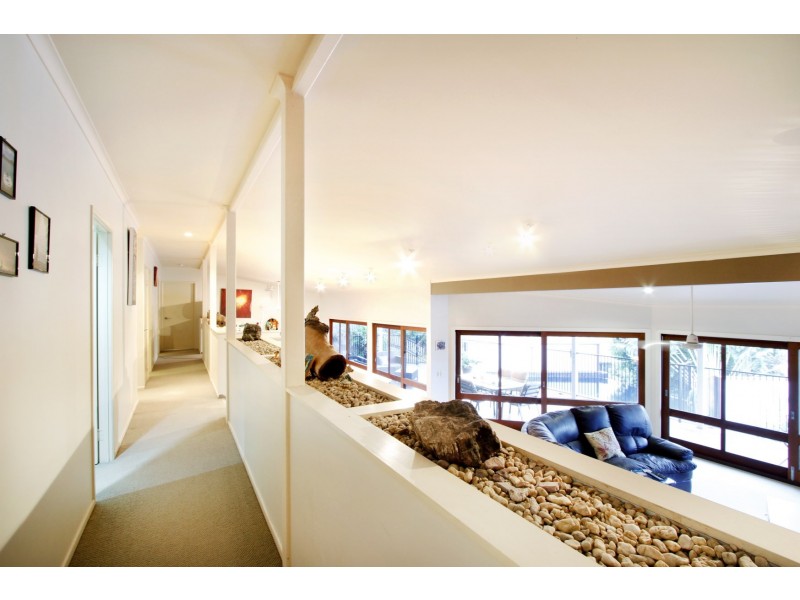 8 Arundel Court, Cannonvale QLD 4802