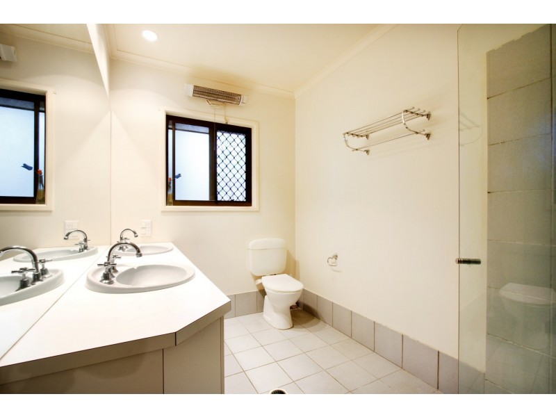 8 Arundel Court, Cannonvale QLD 4802