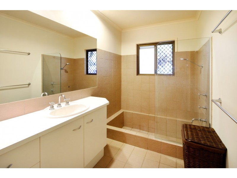 8 Arundel Court, Cannonvale QLD 4802