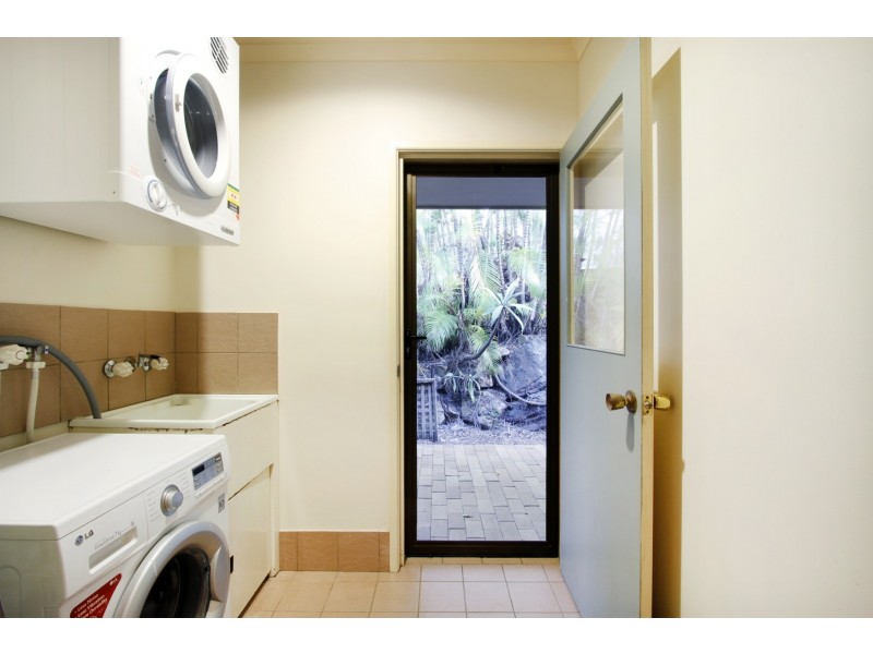 8 Arundel Court, Cannonvale QLD 4802