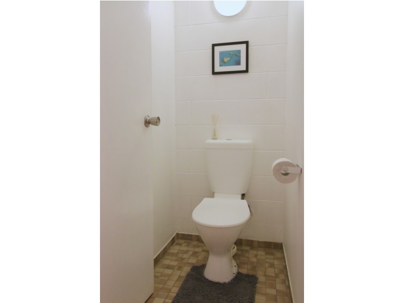 8/14 Island Drive, Cannonvale QLD 4802