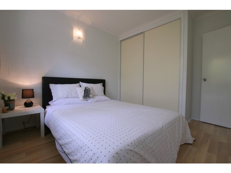 8/14 Island Drive, Cannonvale QLD 4802