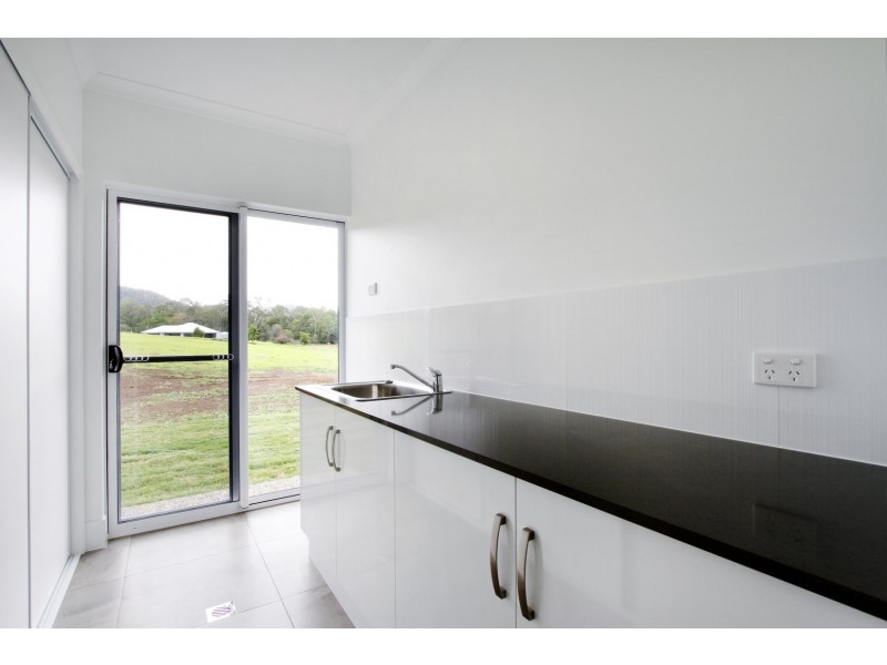 77 Honeyeater Crescent, Cannon Valley QLD 4800