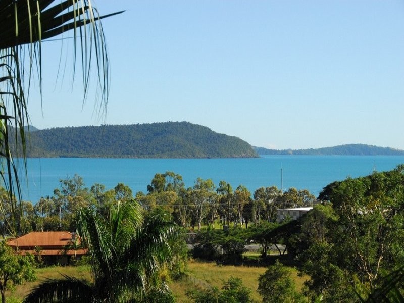 35 Jones Road, Cannonvale QLD 4802