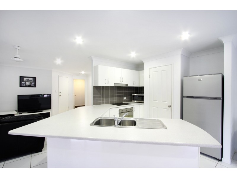 7B Wills Court, Cannonvale QLD 4802