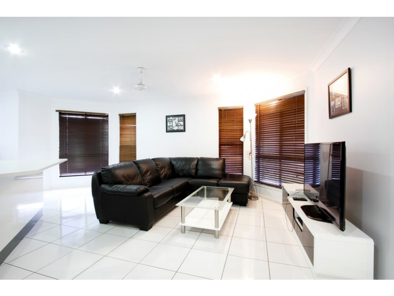 7B Wills Court, Cannonvale QLD 4802
