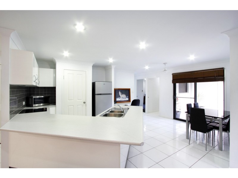 7B Wills Court, Cannonvale QLD 4802