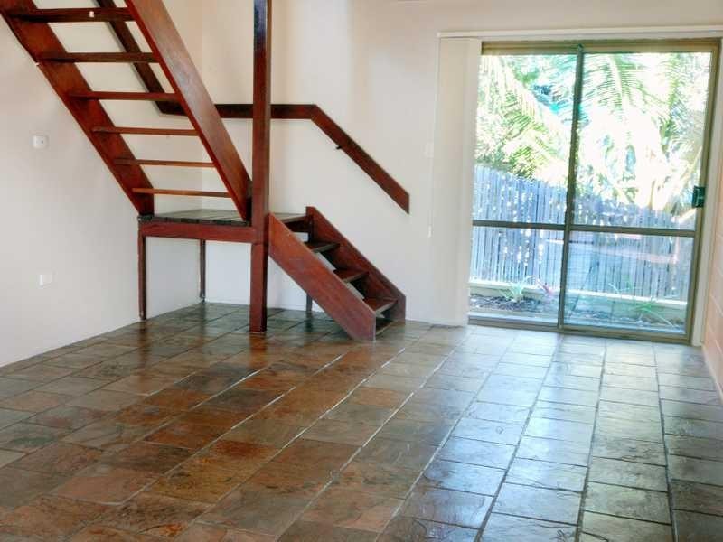 5/4 Border Drive, Cannonvale QLD 4802