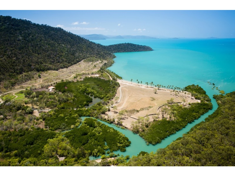 Lots Funnel Bay, Flametree QLD 4802