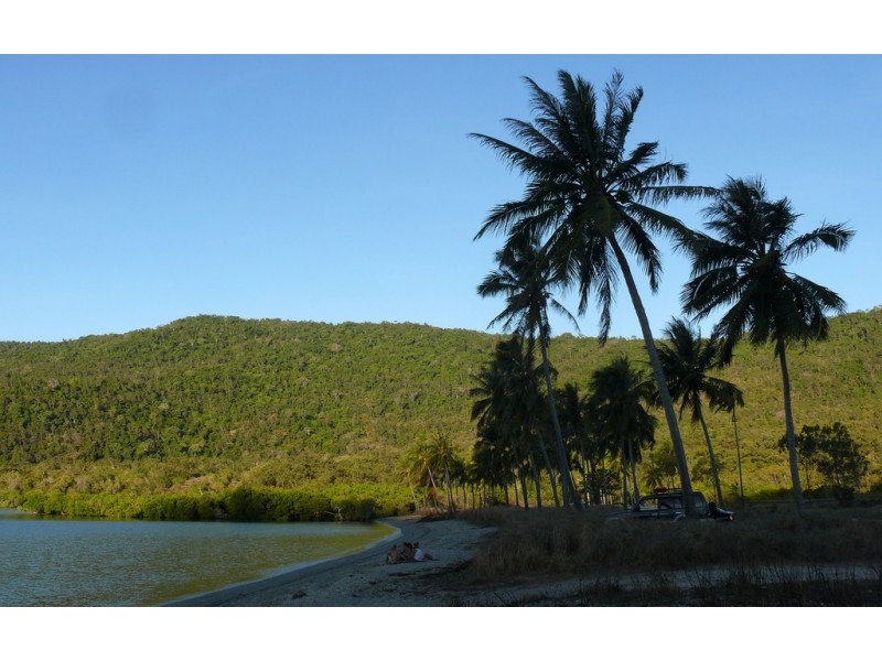 Lots Funnel Bay, Flametree QLD 4802