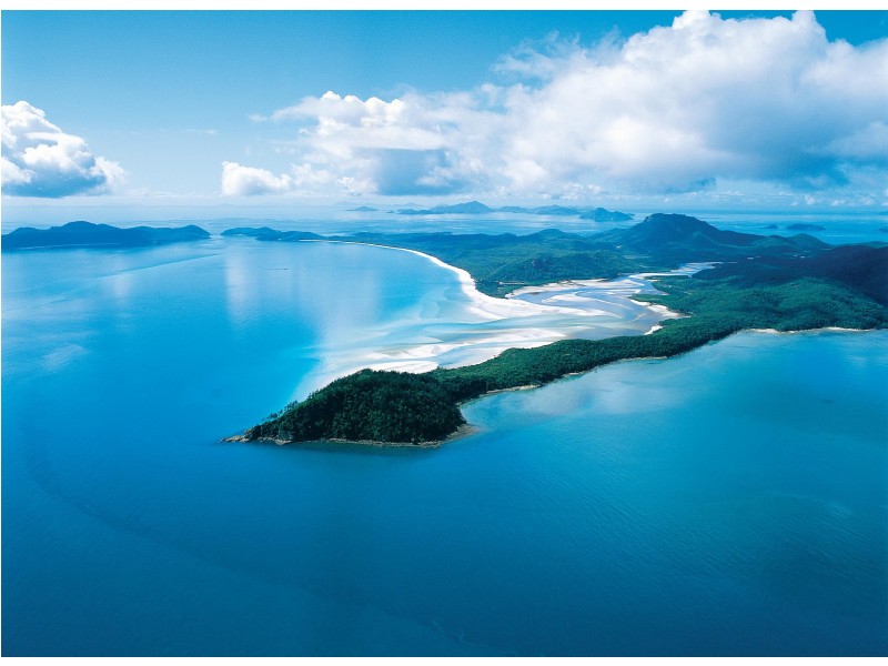 7 / 2 – 6 Ocean Road ‘One Airlie’, Airlie Beach QLD 4802