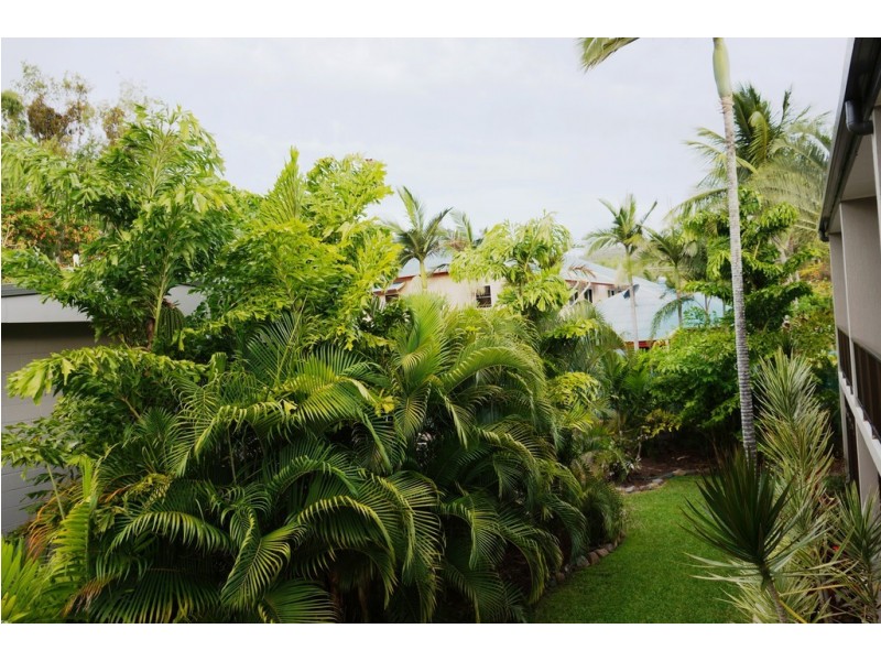 11 Pleasant Drive, Cannonvale QLD 4802