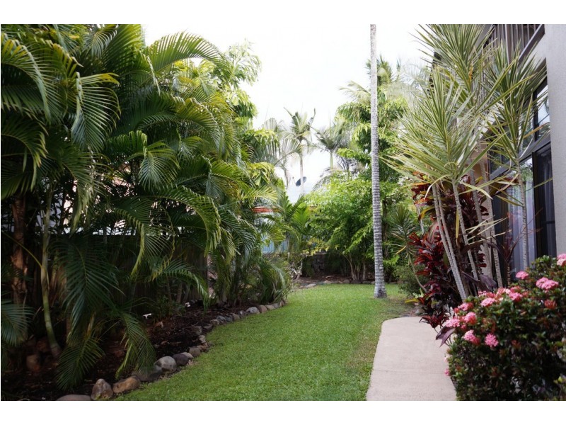 11 Pleasant Drive, Cannonvale QLD 4802