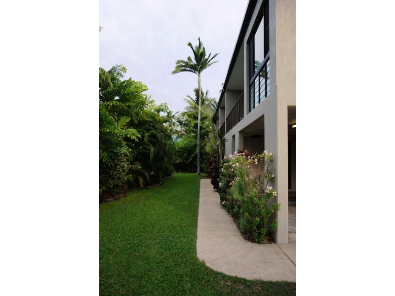11 Pleasant Drive, Cannonvale QLD 4802