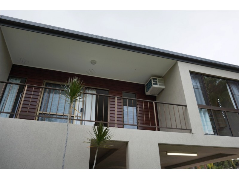 11 Pleasant Drive, Cannonvale QLD 4802