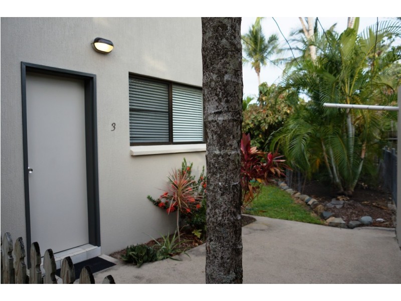 11 Pleasant Drive, Cannonvale QLD 4802