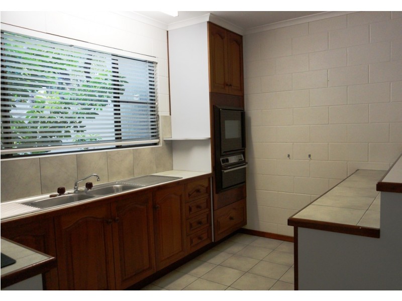 11 Pleasant Drive, Cannonvale QLD 4802