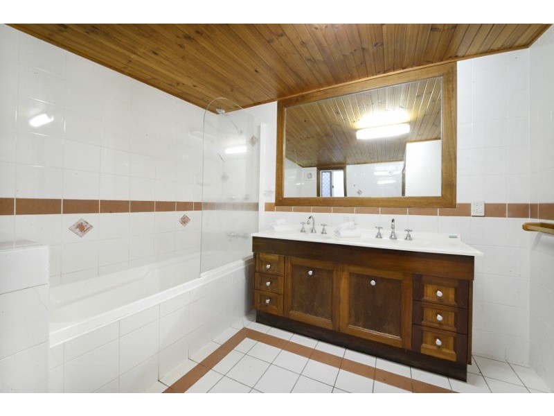 8 Hillcrest Avenue, Airlie Beach QLD 4802