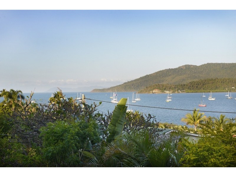 8 Hillcrest Avenue, Airlie Beach QLD 4802