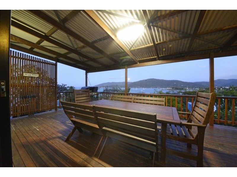 8 Hillcrest Avenue, Airlie Beach QLD 4802
