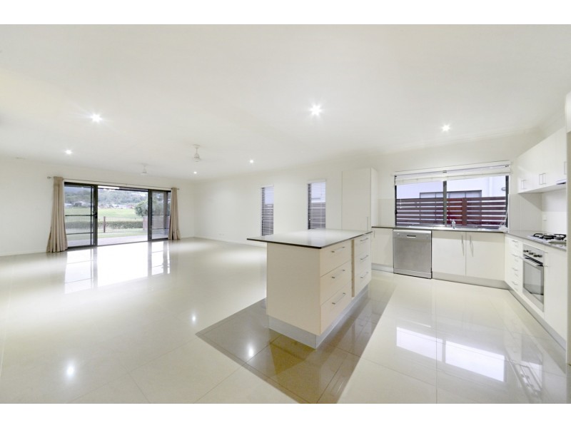 54 Abell Road, Cannonvale QLD 4802