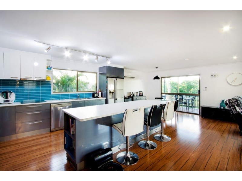 2 Wambiri Street, Cannonvale QLD 4802