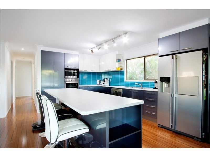 2 Wambiri Street, Cannonvale QLD 4802