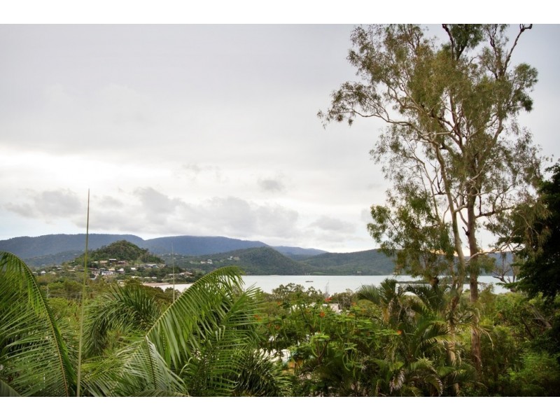 13 Jones Road, Cannonvale QLD 4802