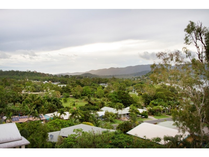 13 Jones Road, Cannonvale QLD 4802