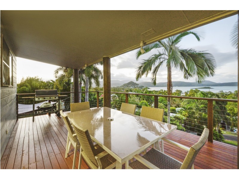 61 Eshelby Drive, Cannonvale QLD 4802