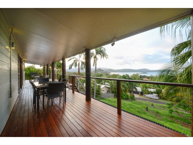 61 Eshelby Drive, Cannonvale QLD 4802