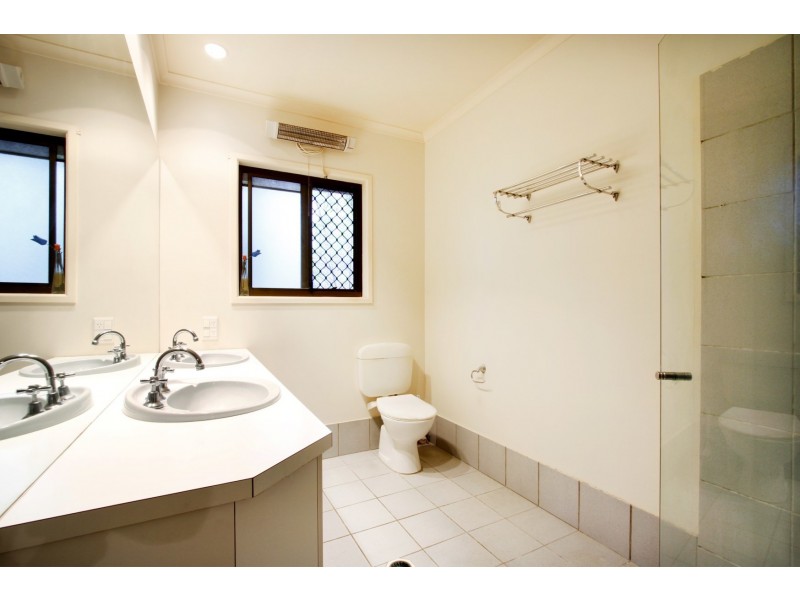 8 Arundel Court, Cannonvale QLD 4802