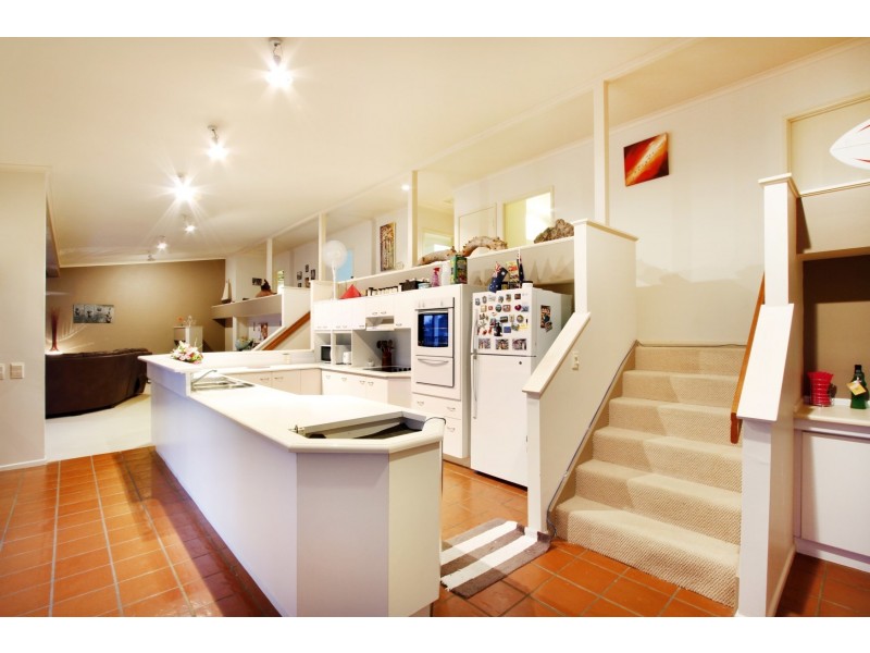 8 Arundel Court, Cannonvale QLD 4802
