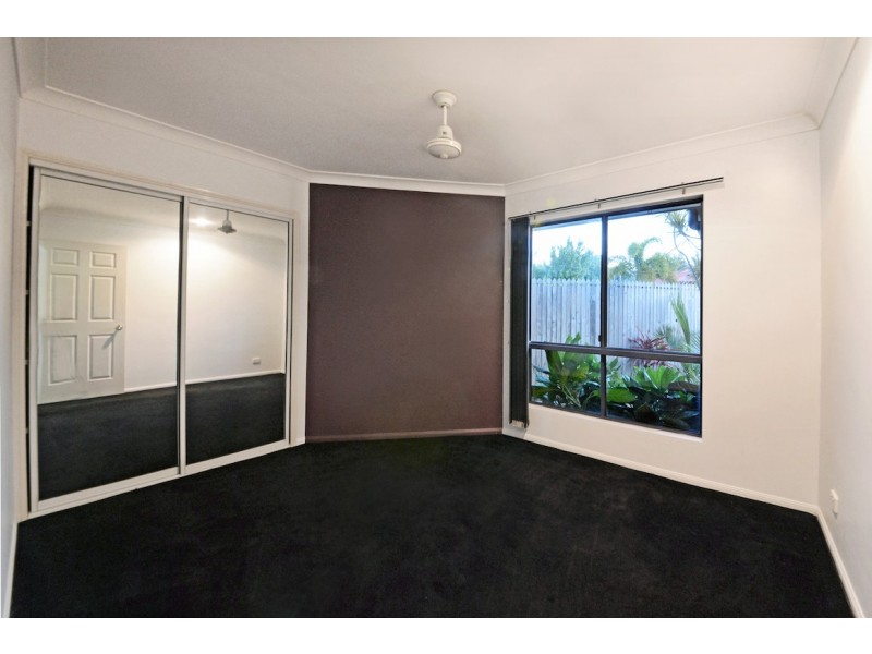 2/32 Banksia Avenue, Cannonvale QLD 4802