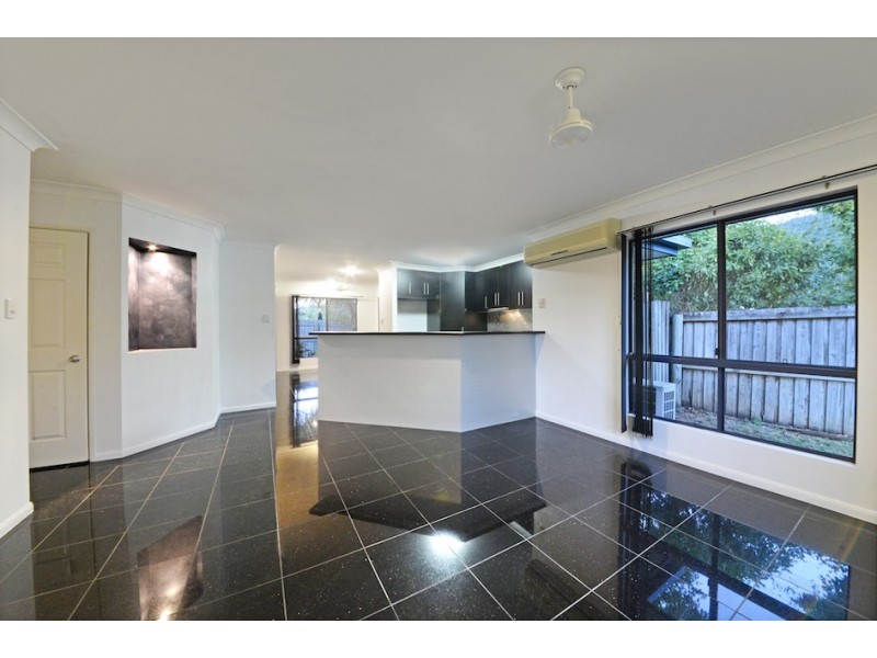 2/32 Banksia Avenue, Cannonvale QLD 4802