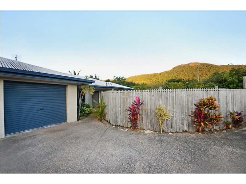 2/32 Banksia Avenue, Cannonvale QLD 4802