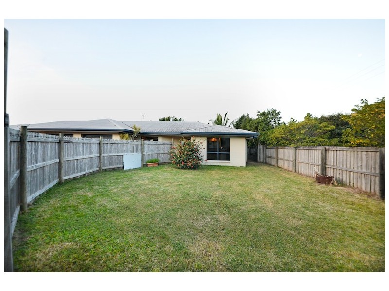 2/32 Banksia Avenue, Cannonvale QLD 4802