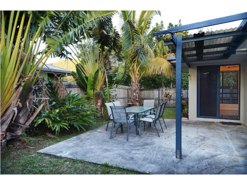 2/32 Banksia Avenue, Cannonvale QLD 4802