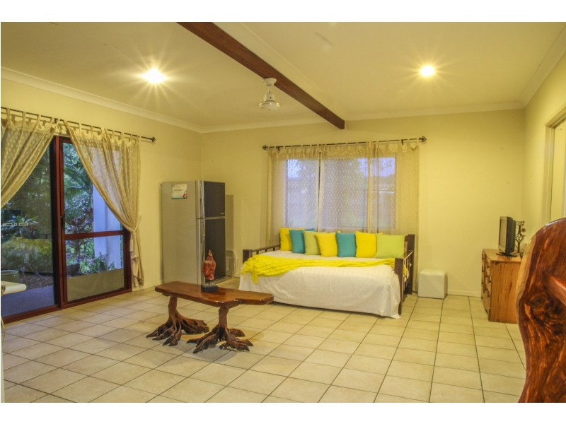 48 Valley Drive, Cannonvale QLD 4802